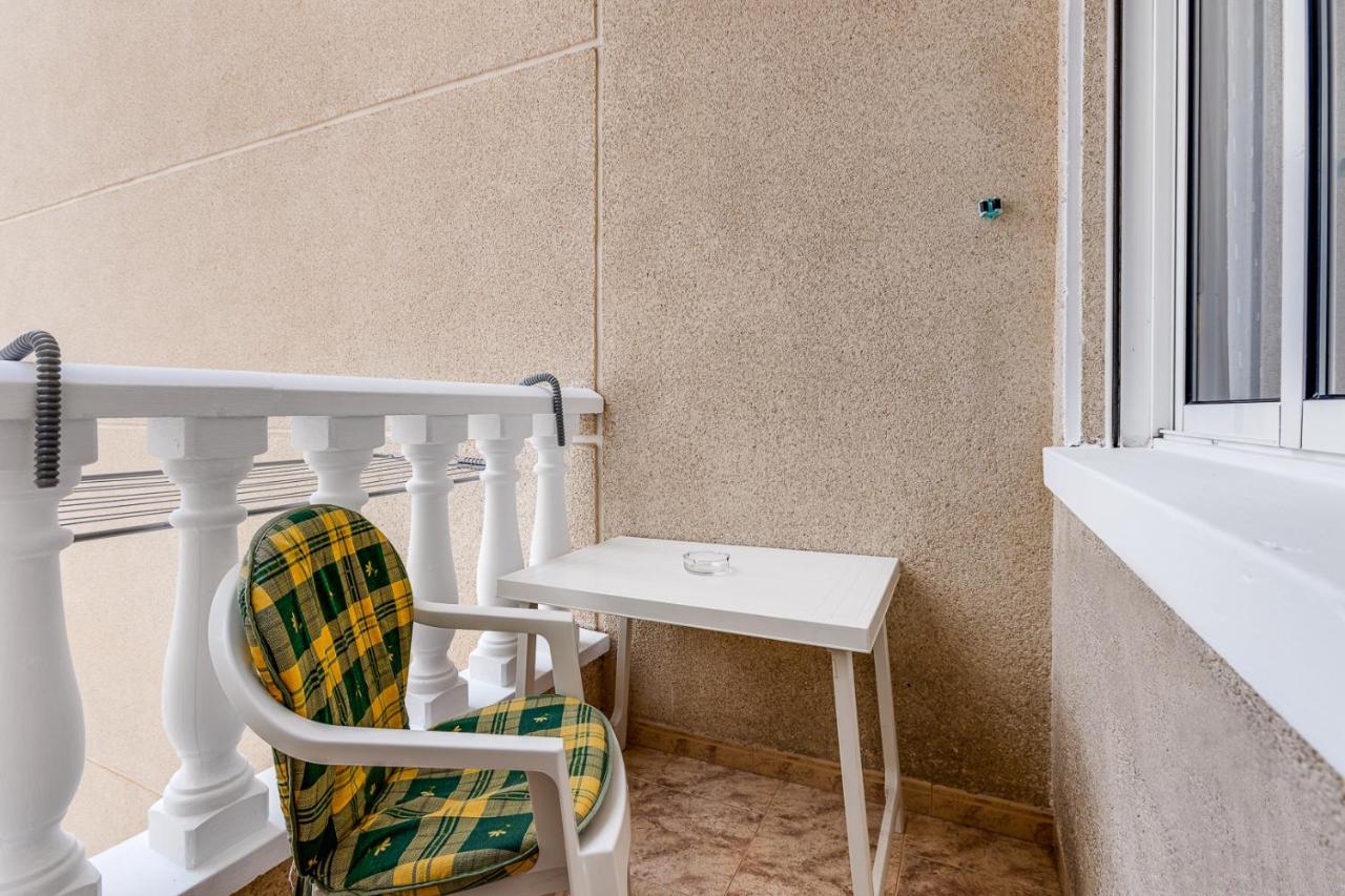 Apartment Caballero De Rodas Torrevieja Dış mekan fotoğraf