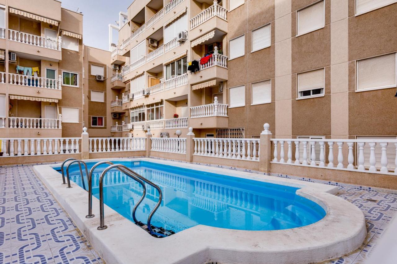 Apartment Caballero De Rodas Torrevieja Dış mekan fotoğraf